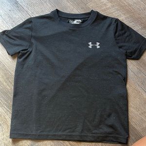 Boys under armour tee